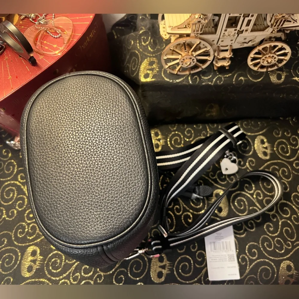 Kate Spade Rosie black pebbled leather mini bucket bag KC740
